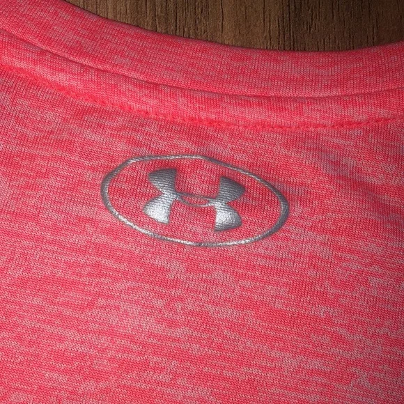 Under armor top - Picture 6 of 6
